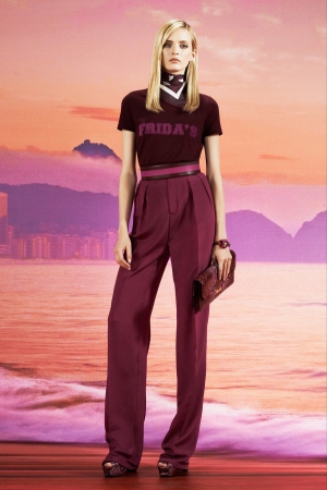 gucci-resort-2014-top-with-frida-logo-bordo-trousers