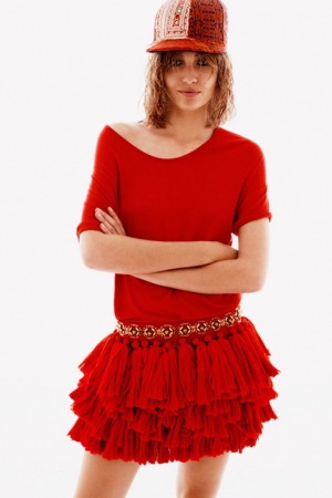 h-m-spring-summer-2013-red-t-shirt-indie-skirt