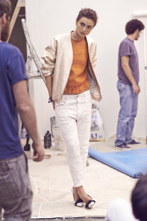 isabel-marant-resort-2014-white-trousers-orange-top