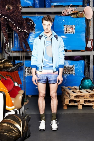 moschino-spring-summer-2014-menswear-navy-blue-sport-coat-shorts