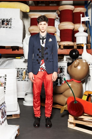moschino-spring-summer-2014-menswear-red-pants-dark-blue-jacket