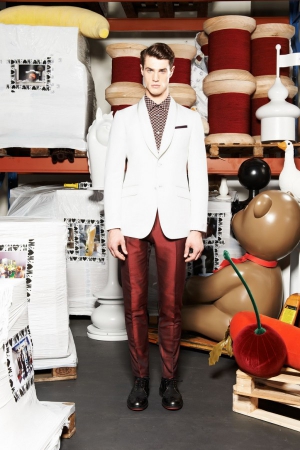 moschino-spring-summer-2014-menswear-white-milk-jacket-red-pants